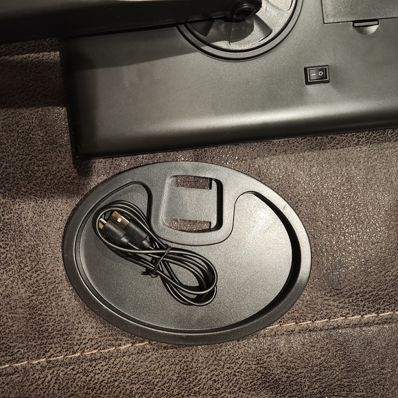 Magnifying mirror with touch sensitive light black new in box - Picture 6 of 6